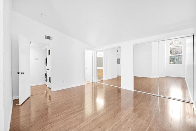 Building Photo - Hercules 2 Bedroom Condo with 1-Car Garage