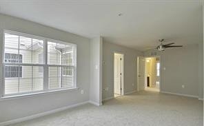 Building Photo - Beaufiful 3BR 2.5BA end unit town home wit...