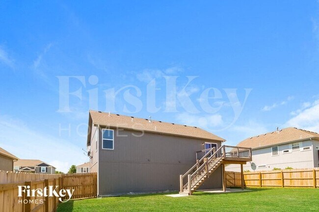 Building Photo - 811 S Sunset Ln