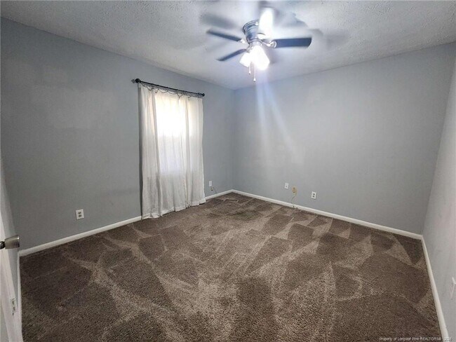 Building Photo - 2296 Ridge Manor Dr