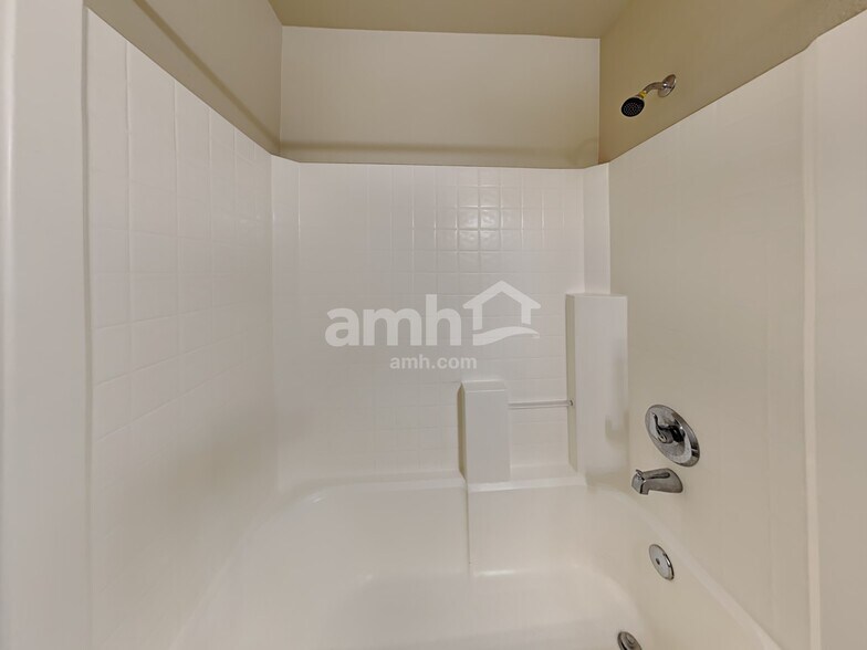 Building Photo - 9667 W Silverspring St