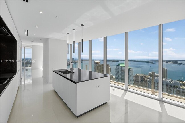 Building Photo - 300 Biscayne Blvd Way