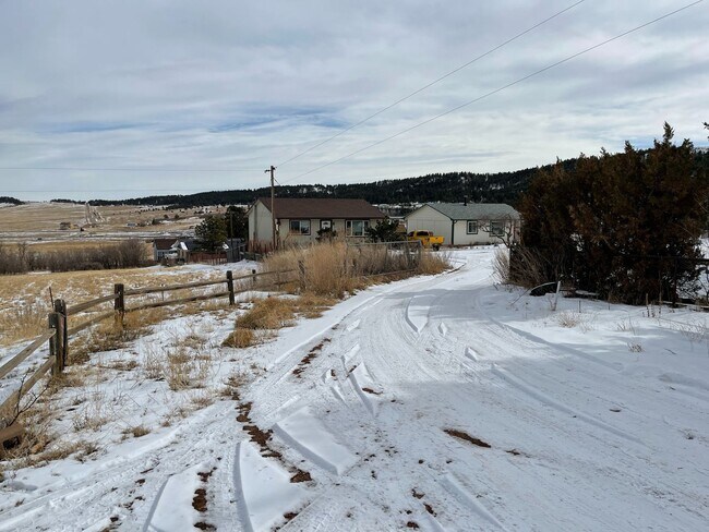 Building Photo - Charming Remodeled 5bd Country Home in Pal...