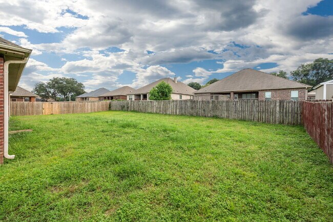 Building Photo - Crestview: 4 Bedrooms in Liberty Oaks