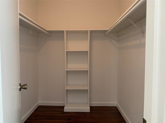 Building Photo - 6201 Ranchester Dr