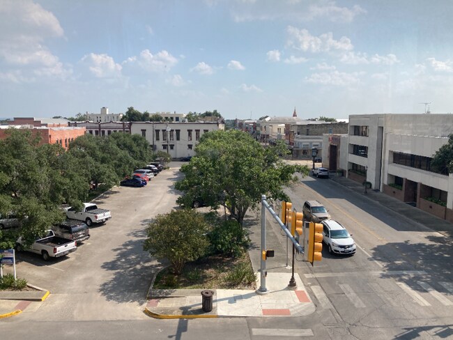 Building Photo - 301 N Austin St