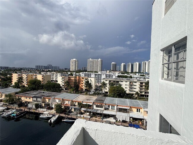 Building Photo - 3703 NE 166th St