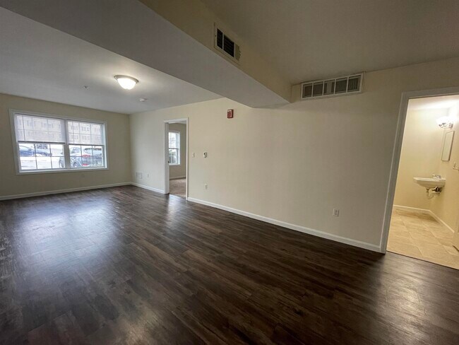 Building Photo - 20 Sentinel Court