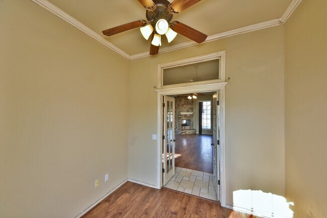 Building Photo - Amazing Home - 3 bed 2 bath - Edmond Schools