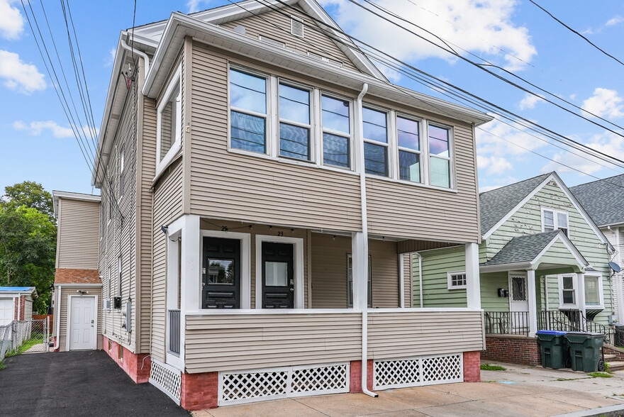 Building Photo - 25 Amity St