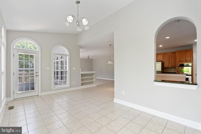 Building Photo - 15436 Symondsbury Way