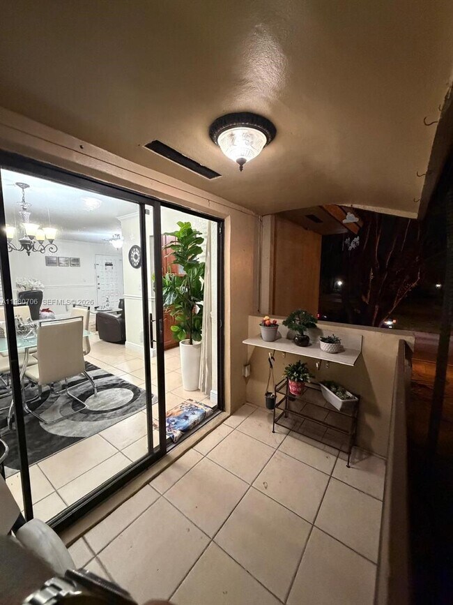 Building Photo - 6246 SW 136th Ct