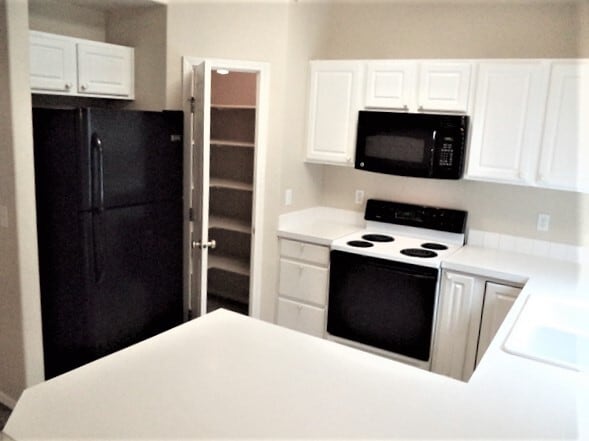 Building Photo - 1914 Cambridge St