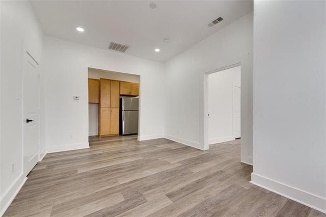 Building Photo - 506 N Lancaster Ave