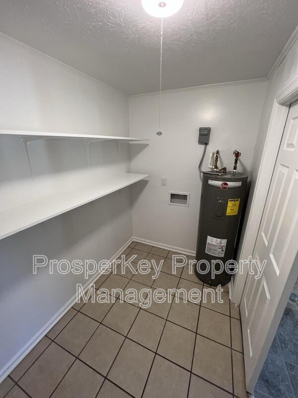 Building Photo - 615 Buford Dr