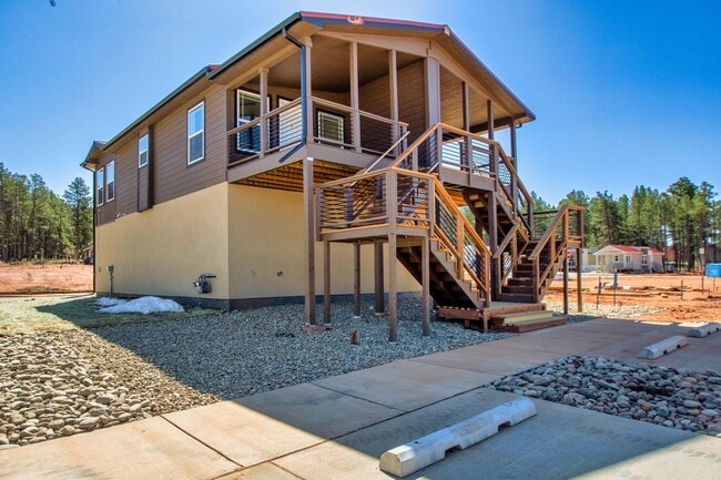 Primary Photo - Woodland Park Townhome!