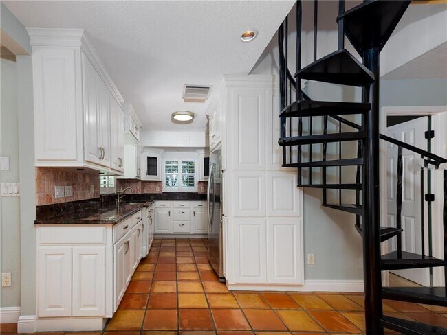 Building Photo - 1153 Tookes Rd