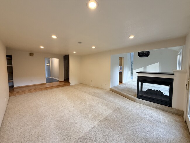 Building Photo - 1620 Ash St