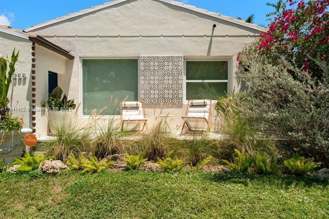 Building Photo - 1355 Biarritz Dr