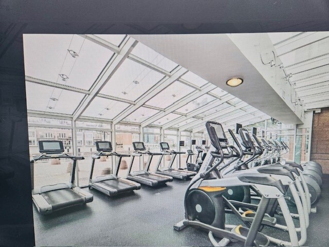 Building Photo - 100 Harborview Dr
