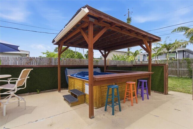 Building Photo - 709 Highland Ave