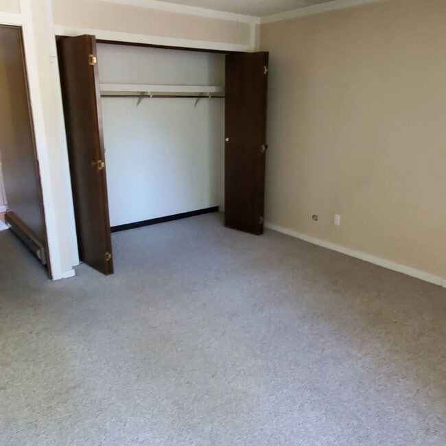 Building Photo - New Listing! LONG TERM: Great Amenities! Spacious Interior! Private Beach!