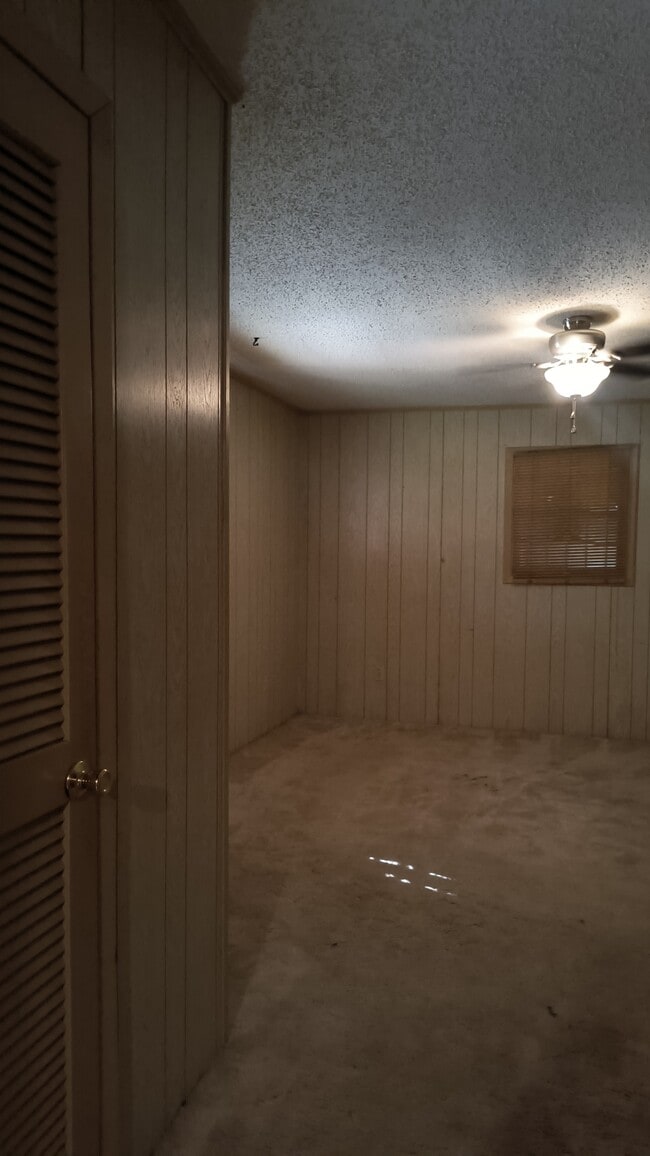 Building Photo - 10 W Millaway Dr