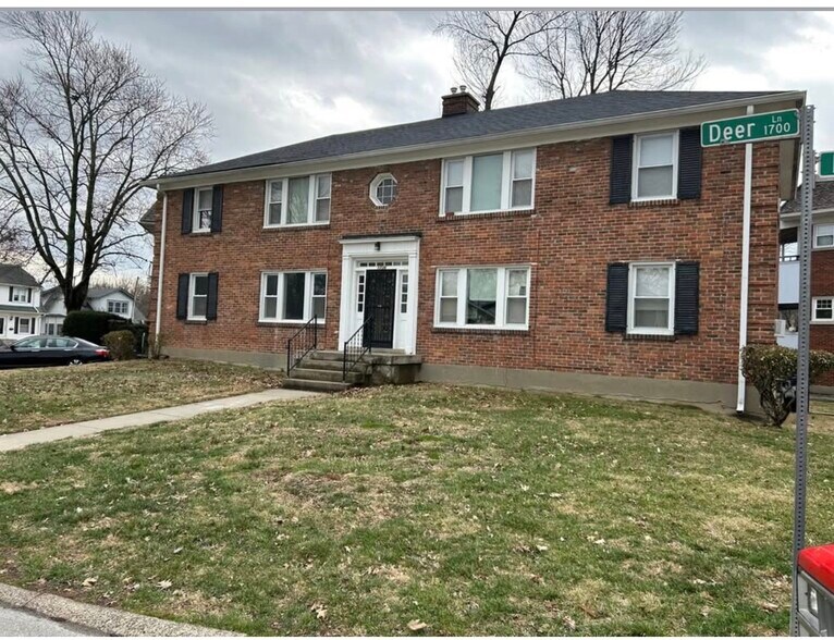 Building Photo - 1736 Deerwood Ave