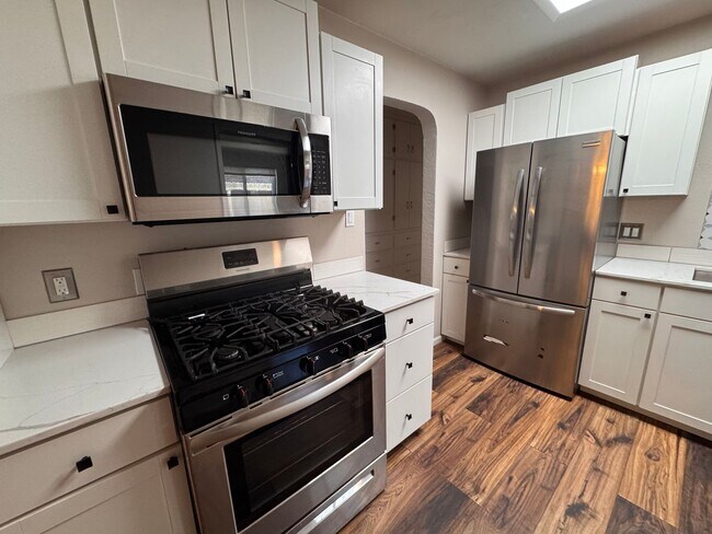 Building Photo - Beautiful 3 bedroom 2 bath home.