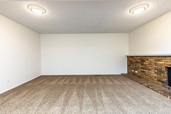 Building Photo - 1/2 Off 1st months rent