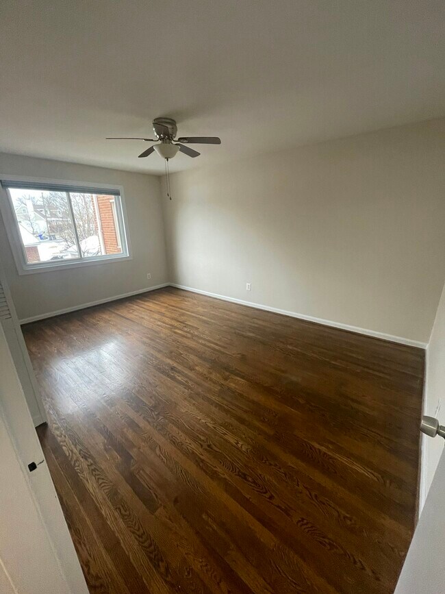 Building Photo - 9422 Adelphi Rd