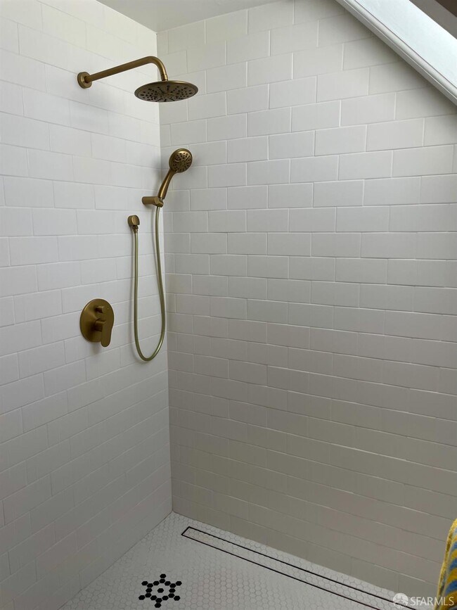 Building Photo - 251 Laguna St