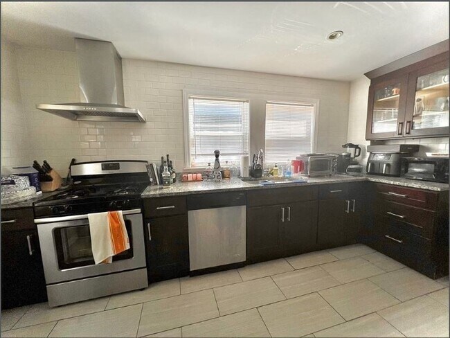 Primary Photo - 224 Arlington St