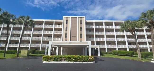 Building Photo - 1200 NW 87th Ave