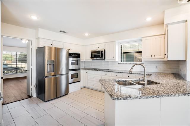 Building Photo - 1824 Huron Trail