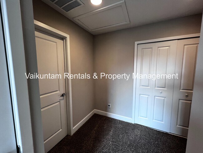 Building Photo - 1421 Captiva Cv