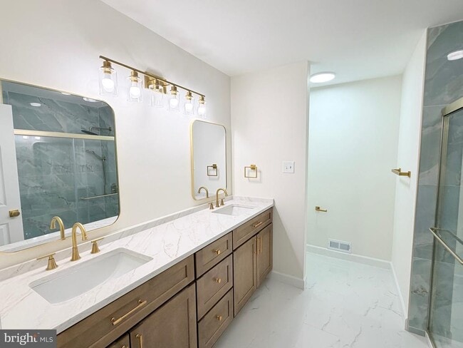 Building Photo - 2305 Westfield Ct