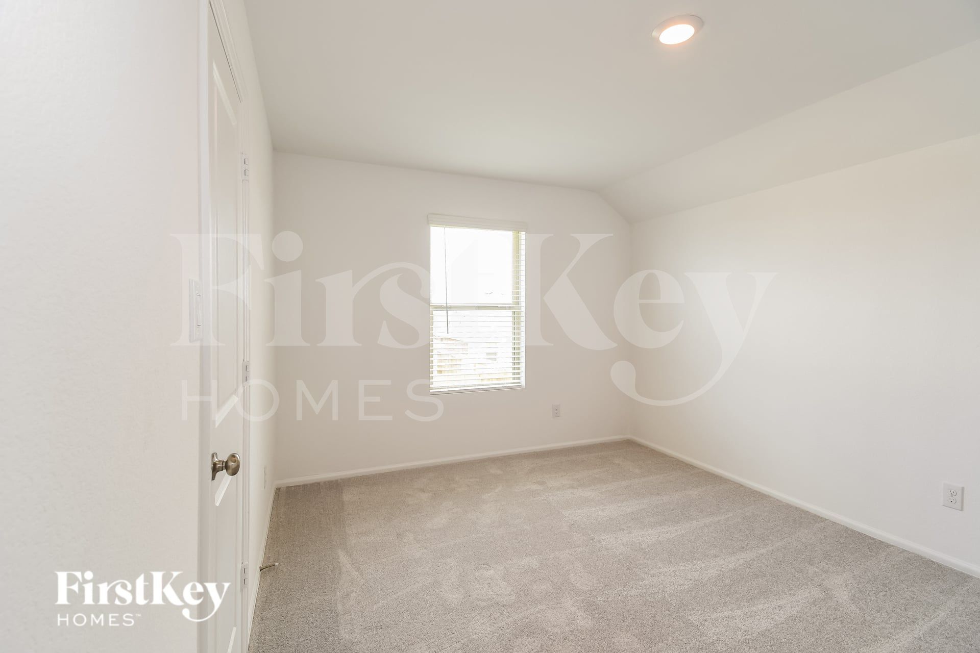 Building Photo - 707 Willow Harbor Ln