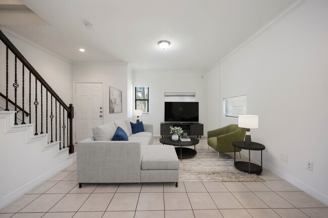 Primary Photo - 8710 Knox St