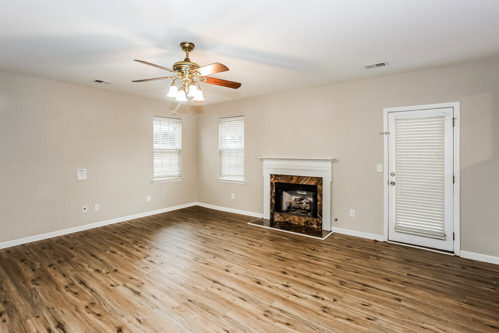 Building Photo - 5112 Kiev Dr