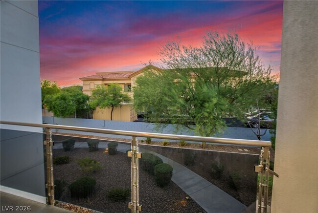 Building Photo - 8925 W Flamingo Rd