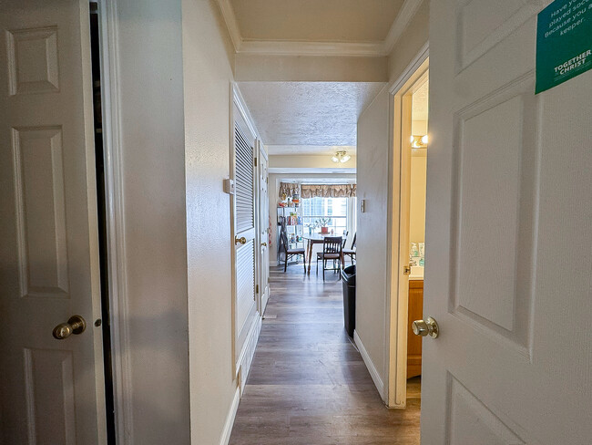 Building Photo - 565 N 300 E