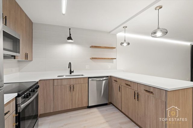 Building Photo - 1636 N Wells St