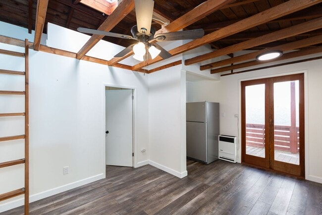 Building Photo - 1 bed, 1 bath - South Mission Hills neighborhood