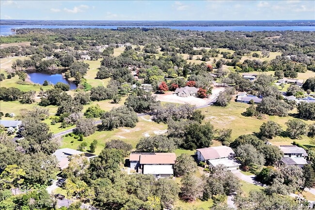 Building Photo - "ALL UTILITIES INCLUDED & Fully Furnished! Stunning 4-Bed, 3-Bath Townhome in Haines City"
