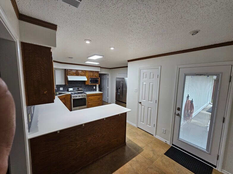 Building Photo - 224 Simmons Dr