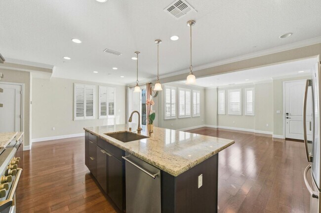 Building Photo - 819 Maddox Loop