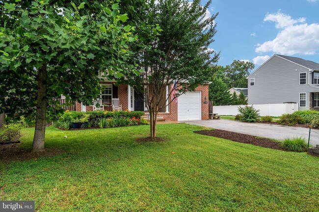 Building Photo - 132B Pineview Ave