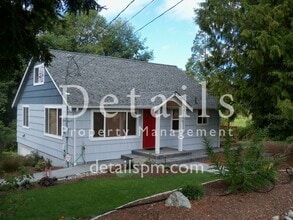 Building Photo - COMING SOON: Charming Silverdale 3 Bedroom Home with Privacy!