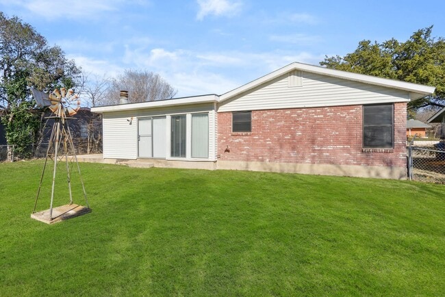 Building Photo - North Central Greater Harmony Hills Area